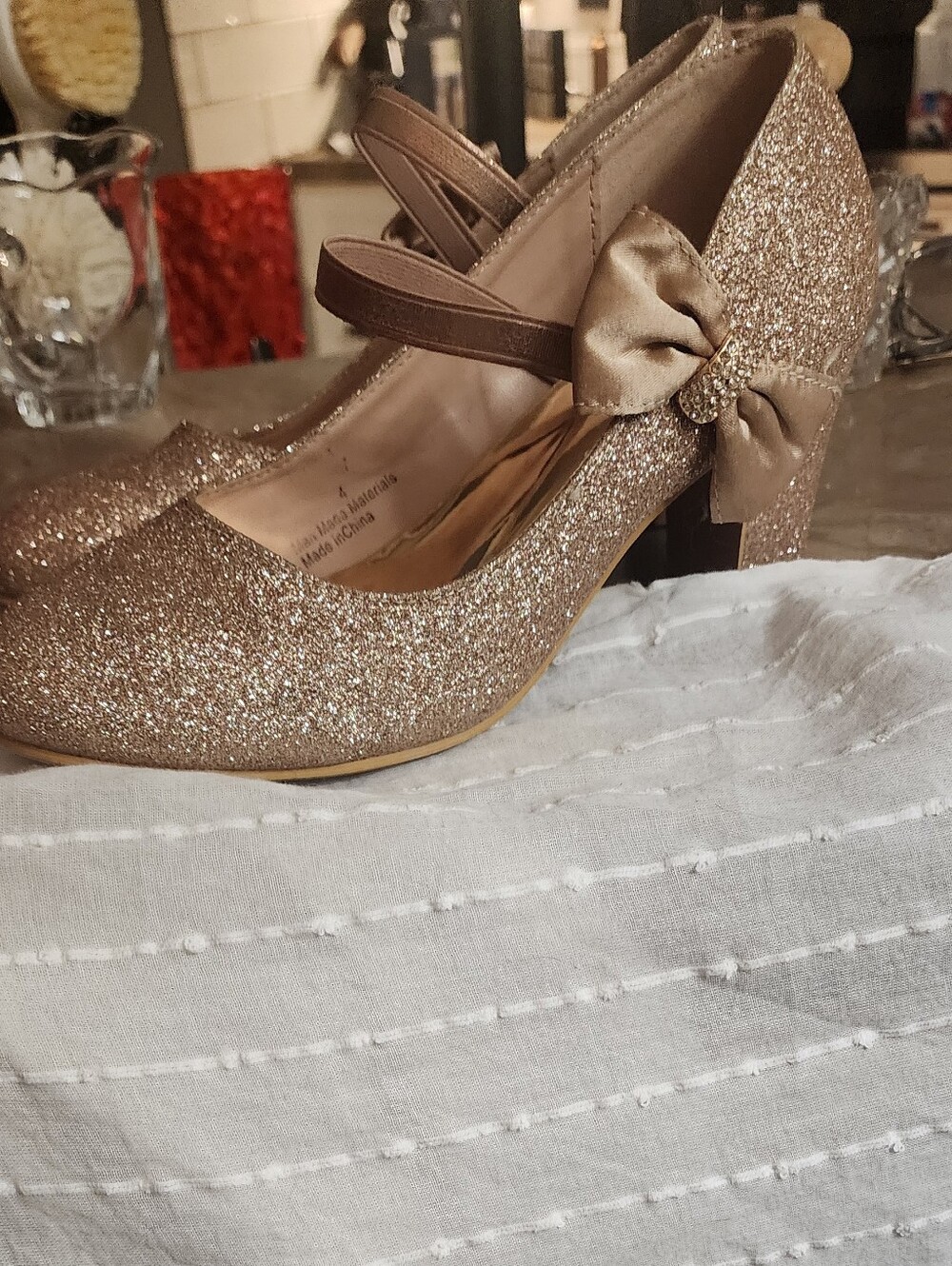 Badgley Mischka Sparkling Rose Gold Mary Jane Block Heels Sz 4 Bow - Picture 2 of 9